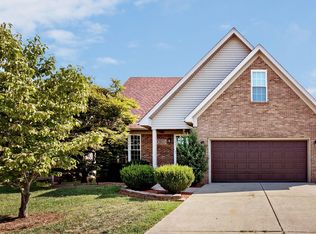 7023 Black Walnut Cir, Louisville, KY 40229