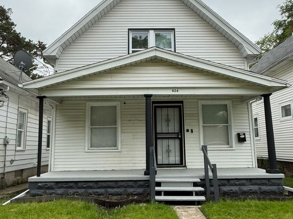 424 E Lake St