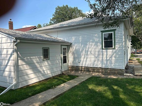 3rd image of 507 Birch St