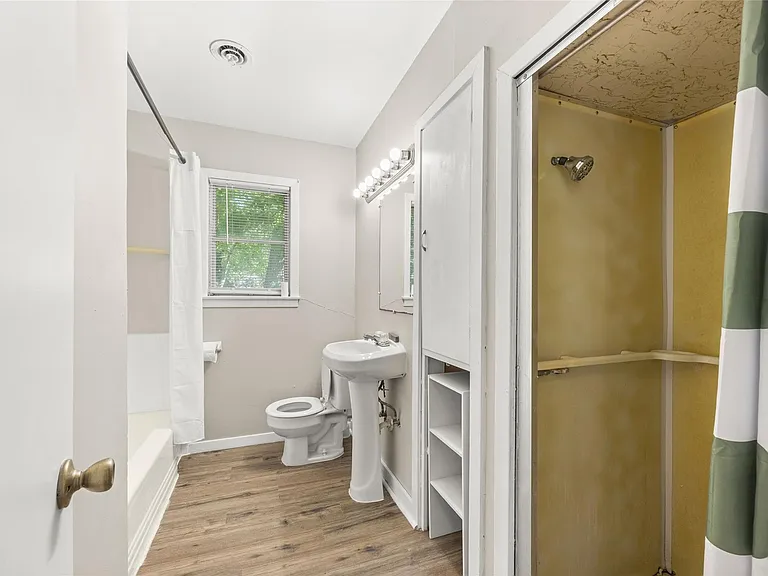 1205 Ewing St — Photo 10