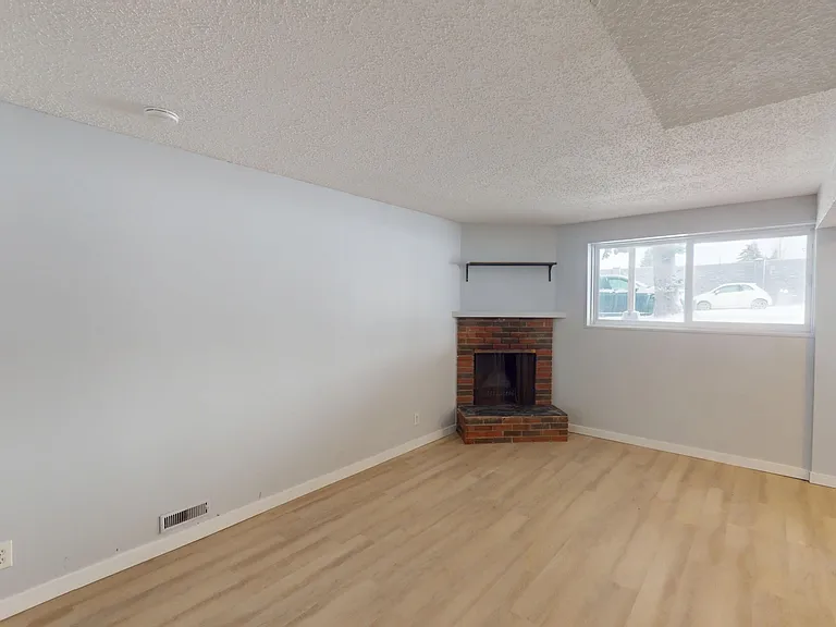 3 Sabrina Rd SW — Photo 3