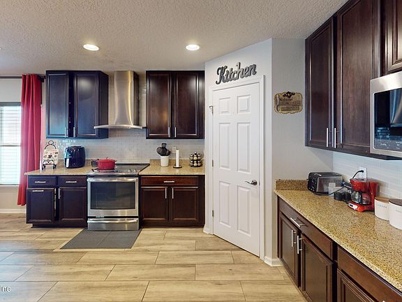 5th image of 7557 GROSSMAN Court
