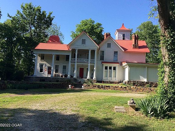 4th image of 477 N Willow Ave
