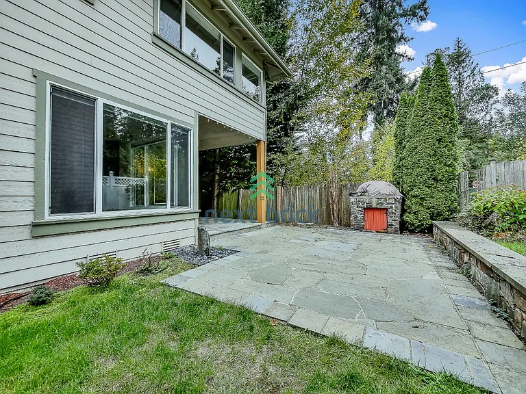 16602 SE 24th St — Photo 26