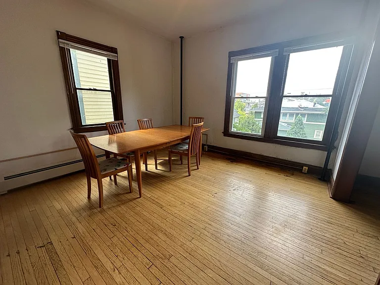 310-312 S Aurora Street — Photo 5