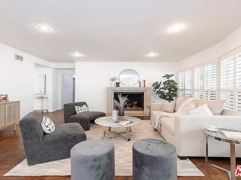 2559 Hutton Dr — Photo 5