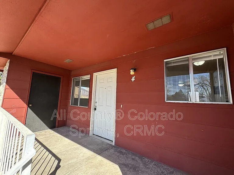 1105 Cree Dr #4 — Photo 12