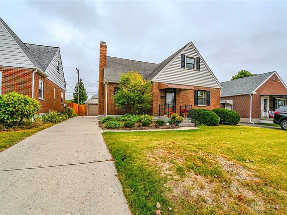 2nd image of 930 Broadmoor Dr