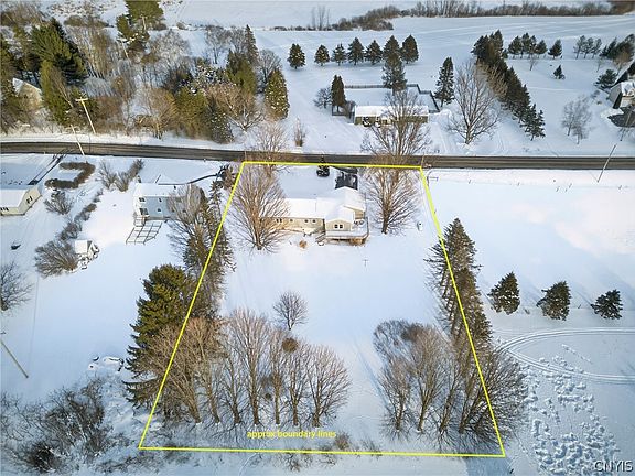 4th image of 639 Babcock Rd