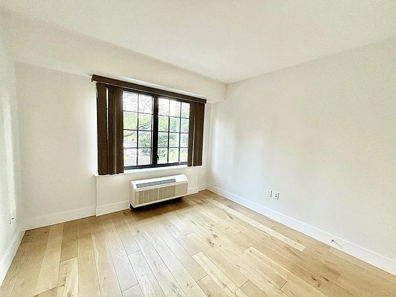 5th image of 504 Myrtle Ave APT 3S