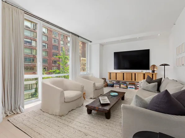 330 East 57th Street image 2 of 12