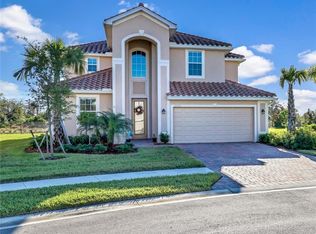 2370 Heydon Cir E, Naples, FL 34120