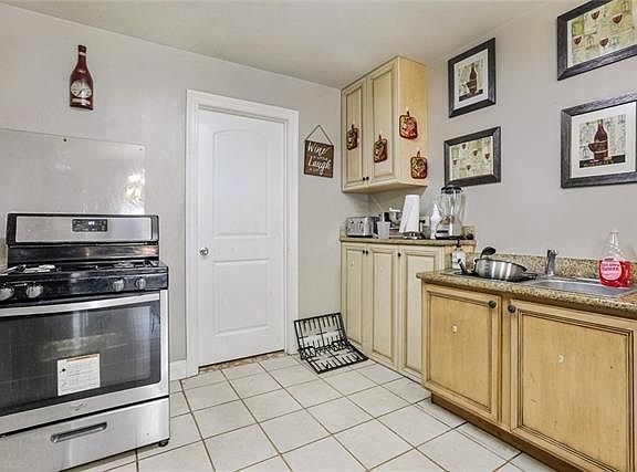 4th image of 3024 Pakenham Dr