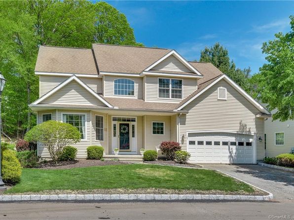 107 Governor Trumbull Way #107