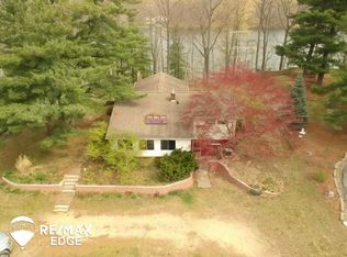 4712 Brunk Dr, Otter Lake, MI 48464
