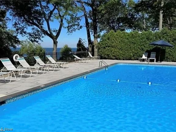 5th image of 12520 Edgewater Dr APT 302
