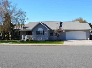 10112 Willow Way, Pasco, WA 99301