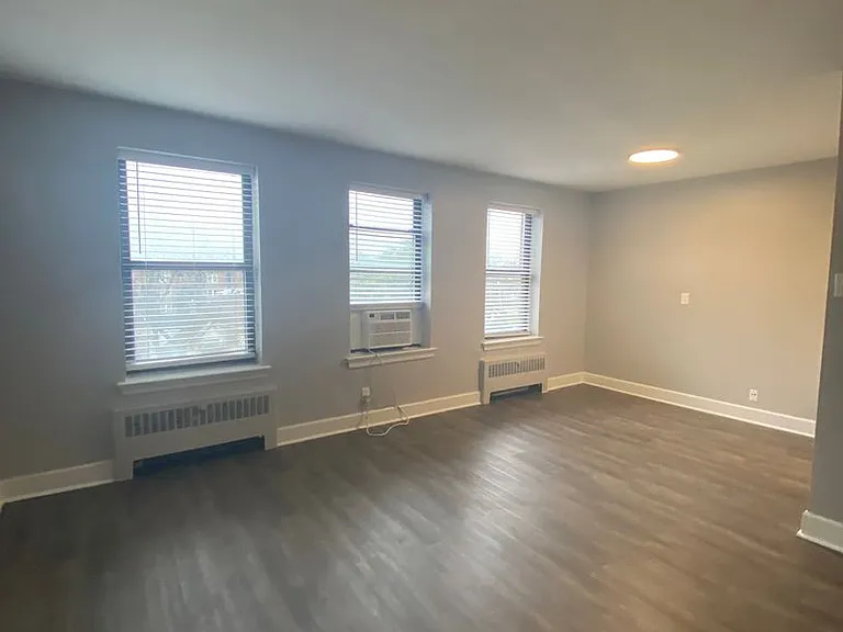 Renovated Studios, 1, & 2 bed apartments! — Photo 24