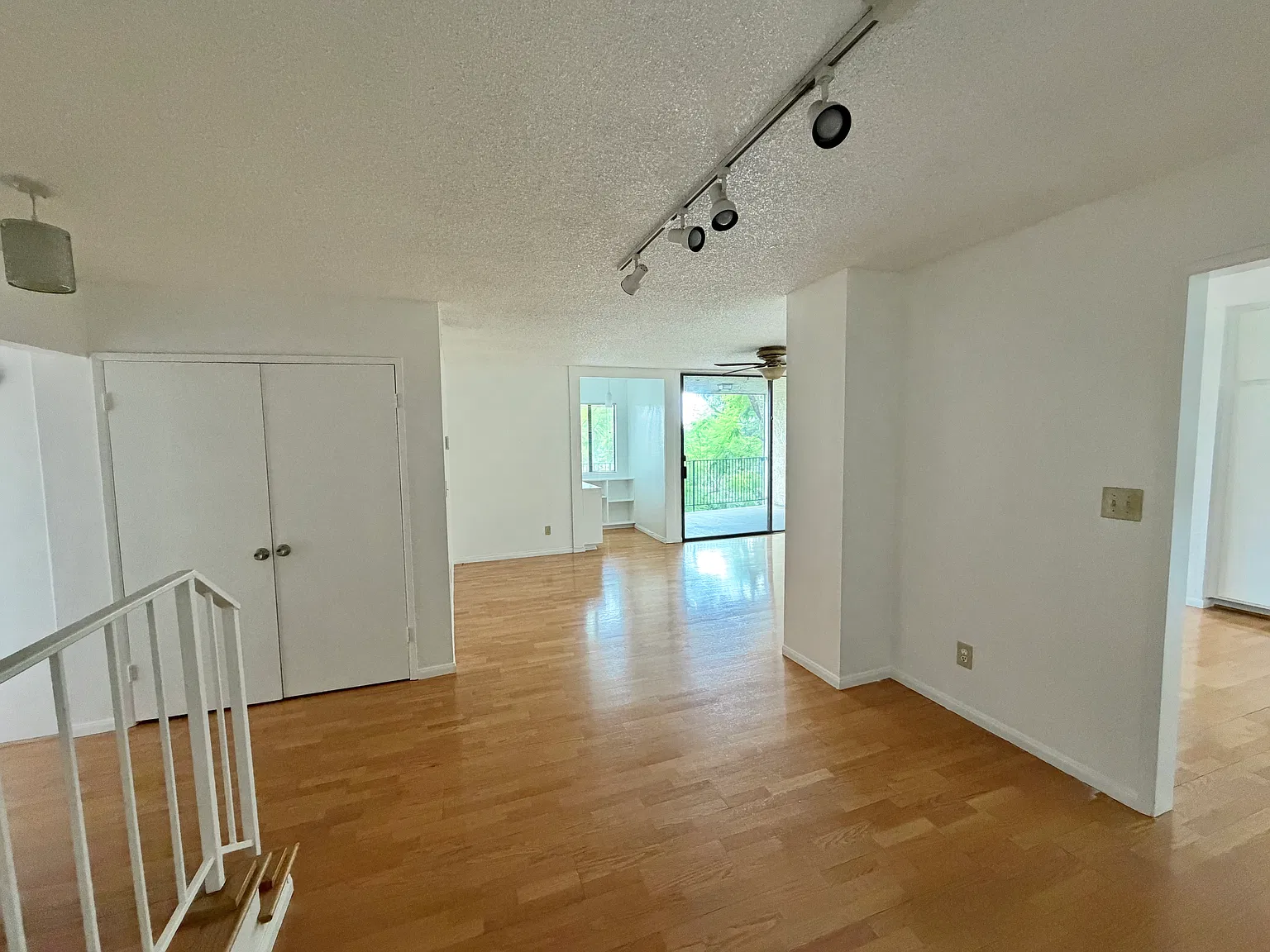 65 N Allen Ave — Photo 3
