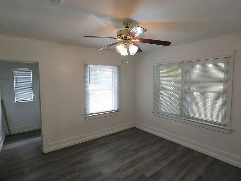 15901 W Stephens St — Photo 9