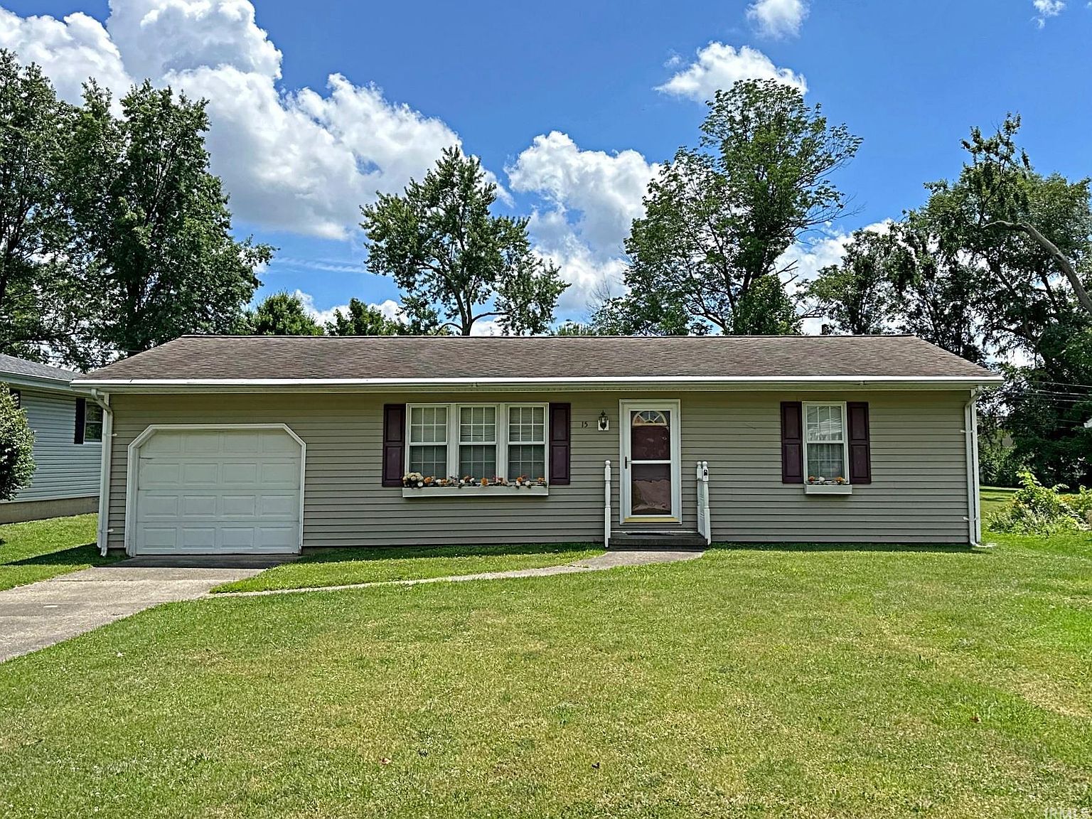 15 Lynwood Dr, Washington, IN 47501 Zillow