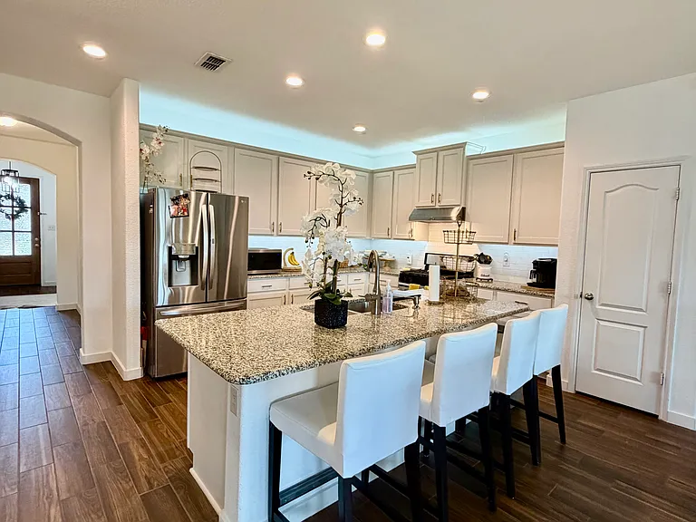 1812 Alton Way — Photo 9