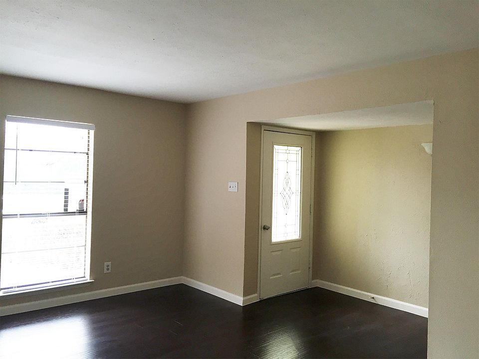 2nd image of 4913 Jennings Dr