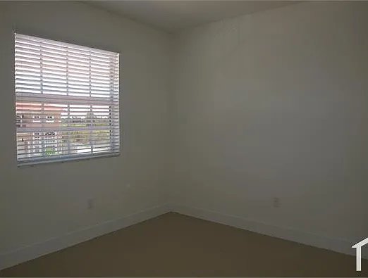 15610 SW 11th Ter — Photo 21