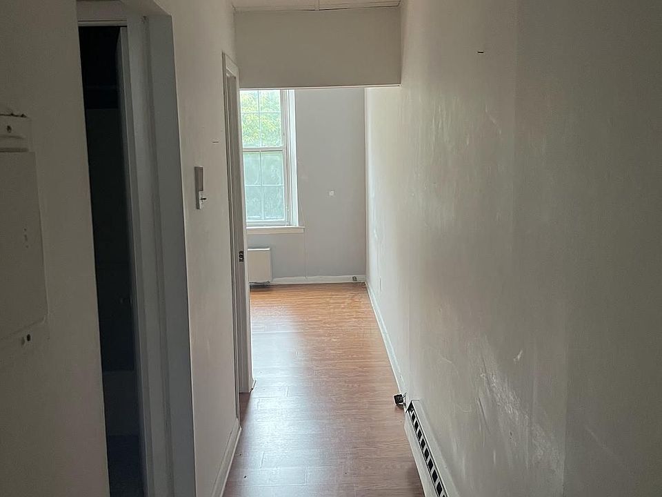 1st image of 1110 Pine St APT 3