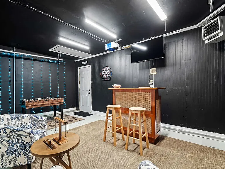 Building's Lounge