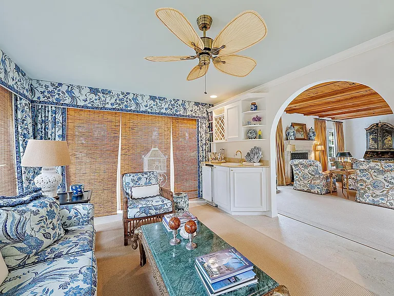 325 Seaspray Ave — Photo 8