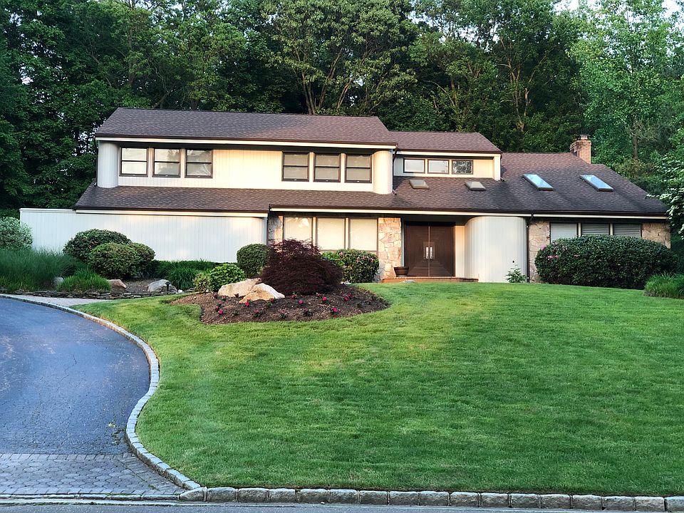 1st image of 16 Westwood Ln