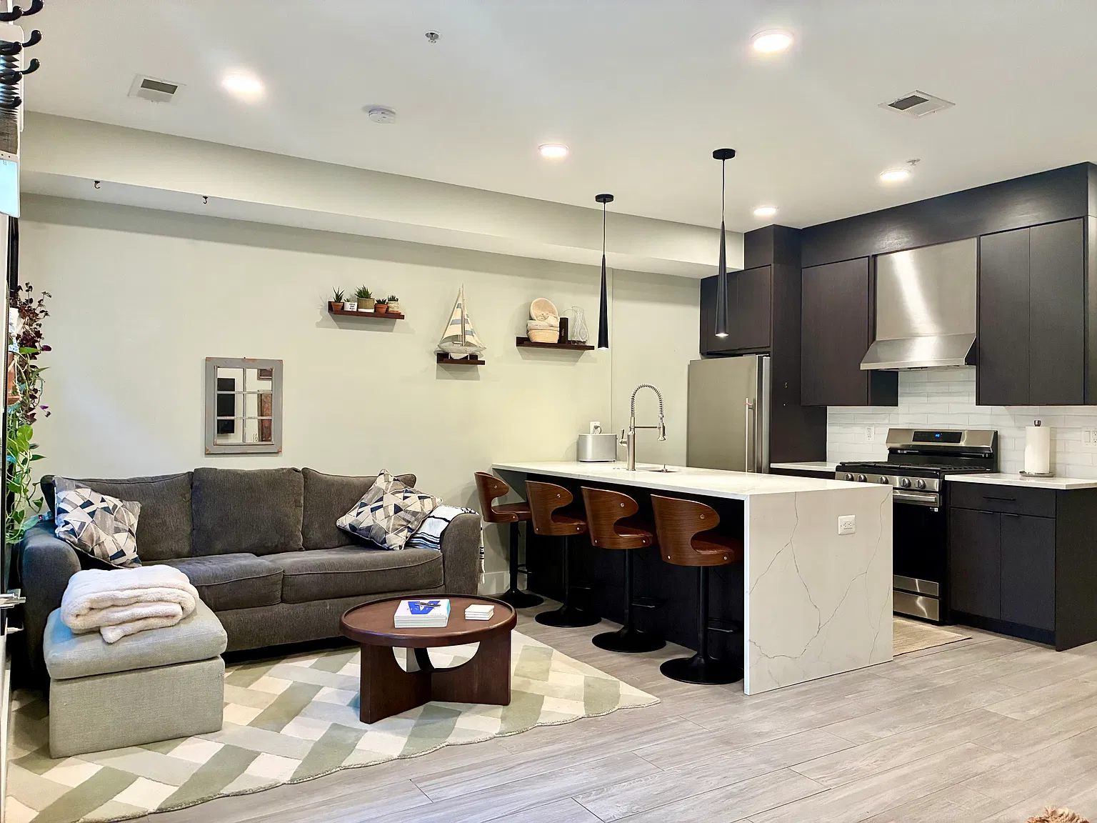 2617 University Pl NW — Photo 2