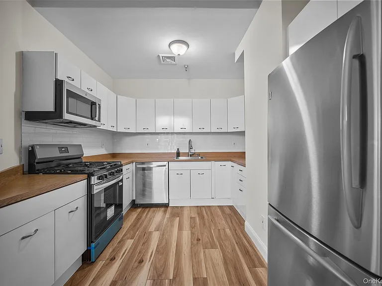 520 Ashford Ave #5 — Photo 14