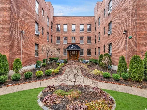 1 Maple Drive #3J, Great Neck, NY 11021