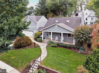 10211 Oldfield Dr, Kensington, MD 20895