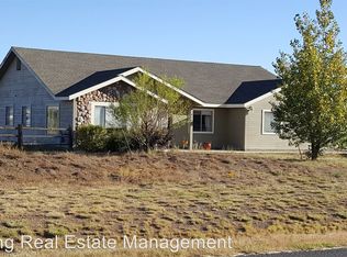 8738 E Neptune Dr, Flagstaff, AZ 86004