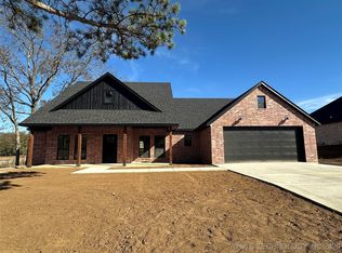 1906 Boxer Ln, Durant, OK 74701