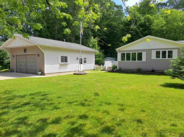 3850 State Rd, Fort Gratiot, MI 48059