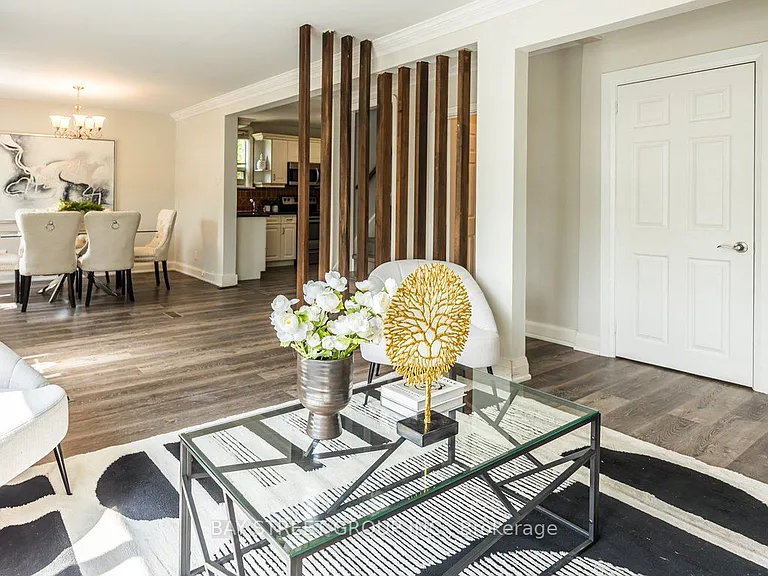 12 Craigmore Cres #MAIN FL — Photo 6
