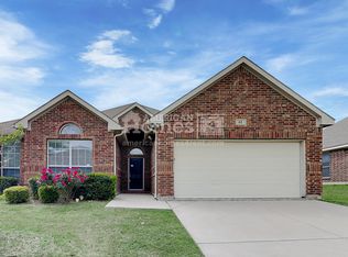 61 Lucas Ln, Edgecliff Village, TX 76134