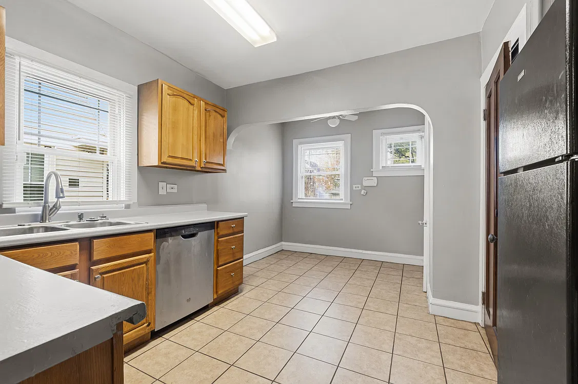 3 bed, 1.5 bath, 1314 sqft, $1,745 — Photo 2