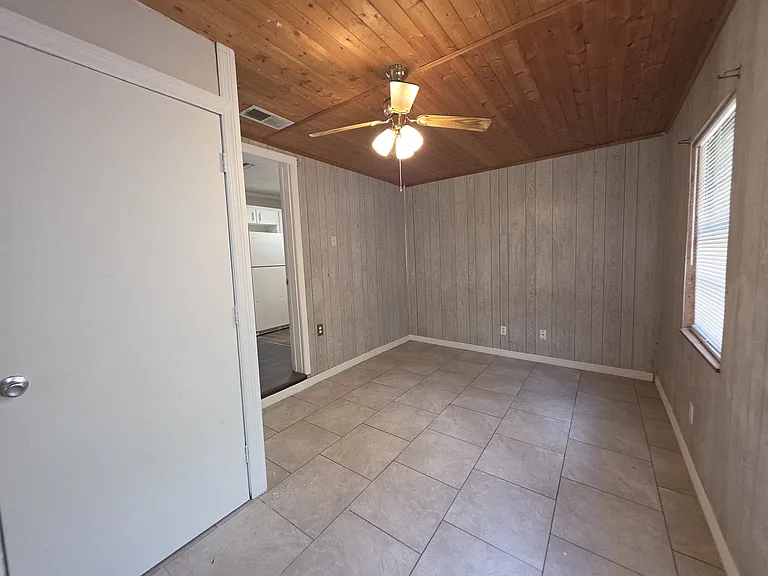 843 Grove Ave — Photo 21