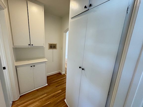 3rd image of 828 N Martel Ave APT 8