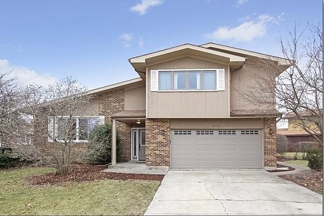 1st image of 8329 Woodland Dr
