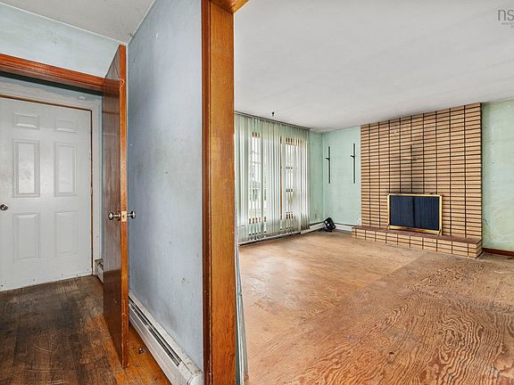 2nd image of 171 Renfrew St