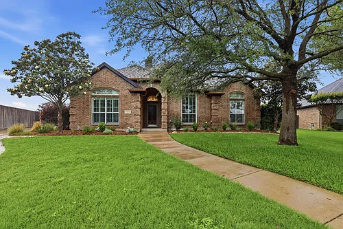 1404 Chaucer Dr Photo 1