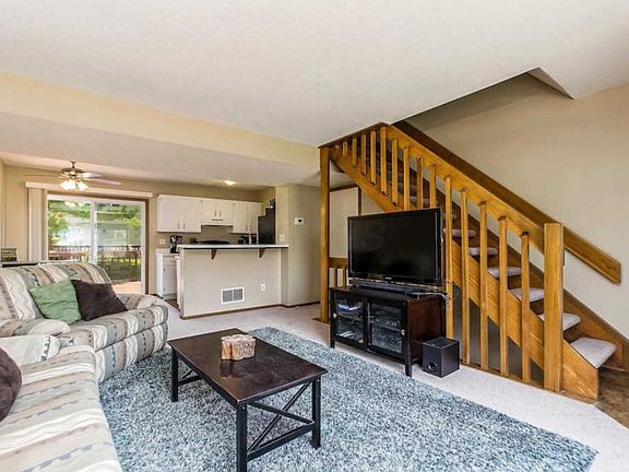 4th image of 4859 Stoneybrook Blvd