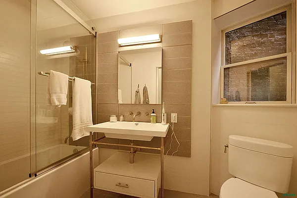 Rented by Akam Sales and Brokerage | media 15