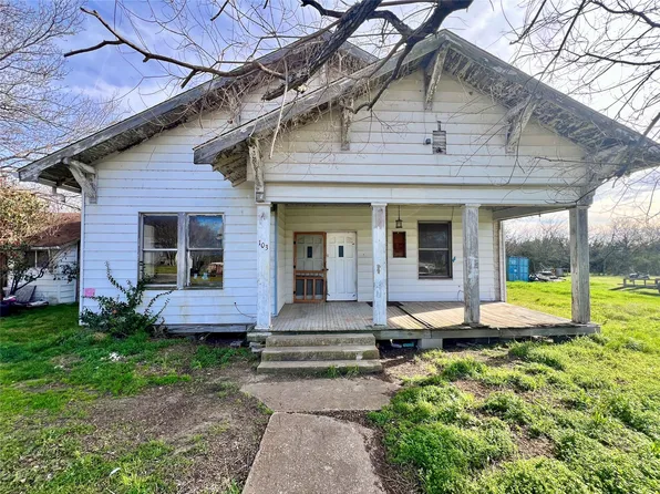 103 W 3rd St, Barry, TX 75102